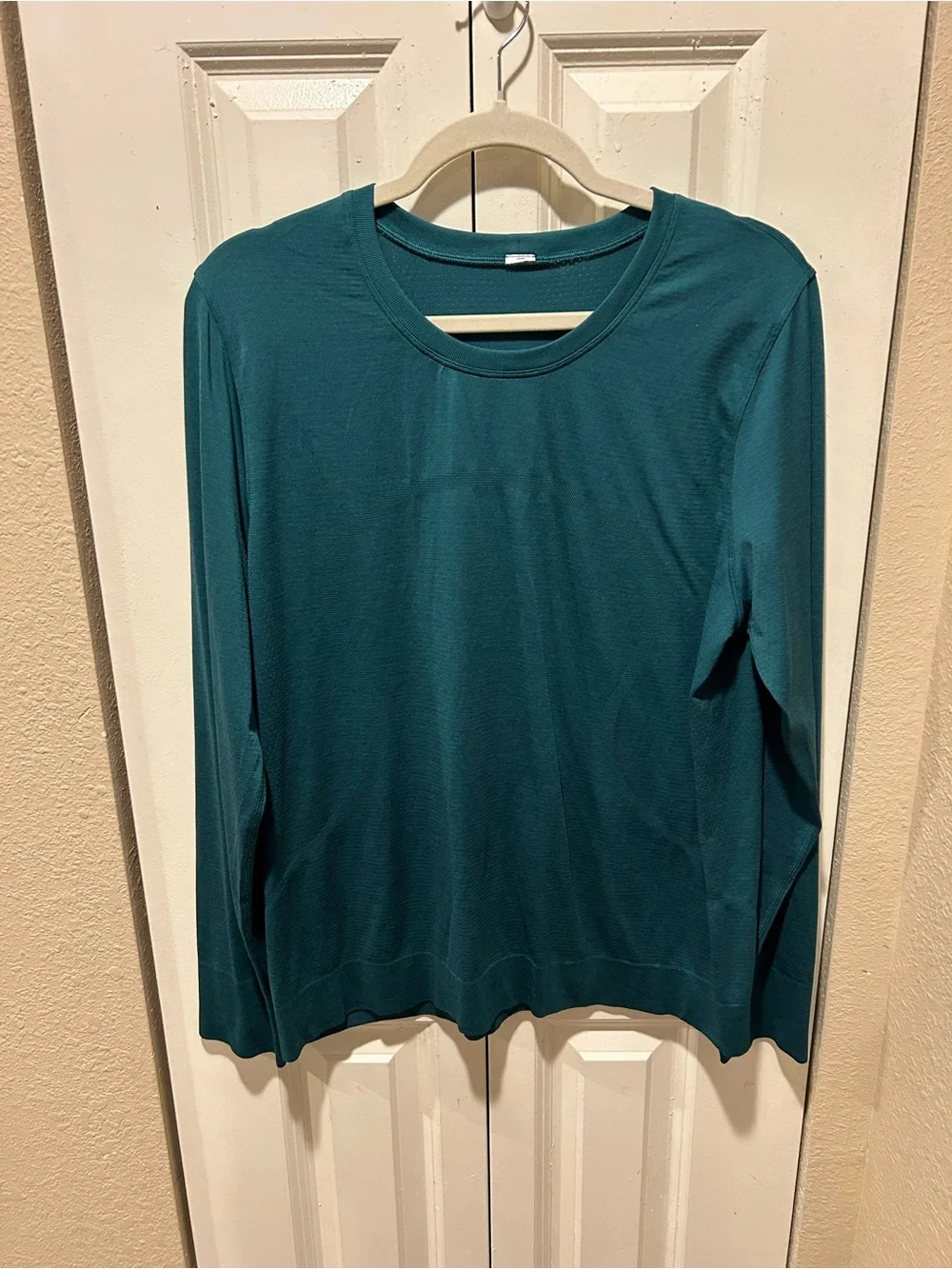 Lululemon Swiftly Relaxed Long Sleeve Shirt Hip Length, size 10